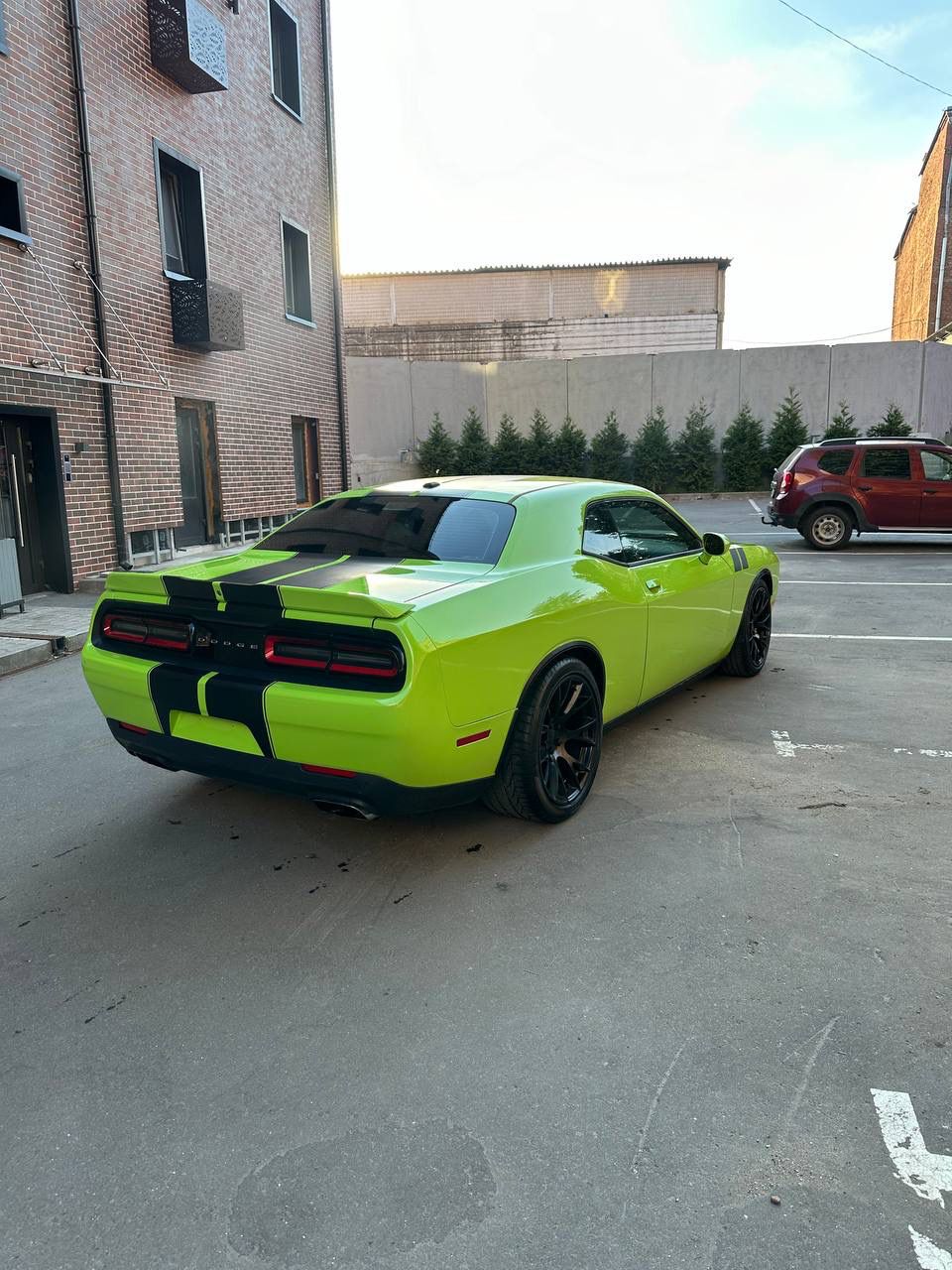 Dodge Challenger кислотный