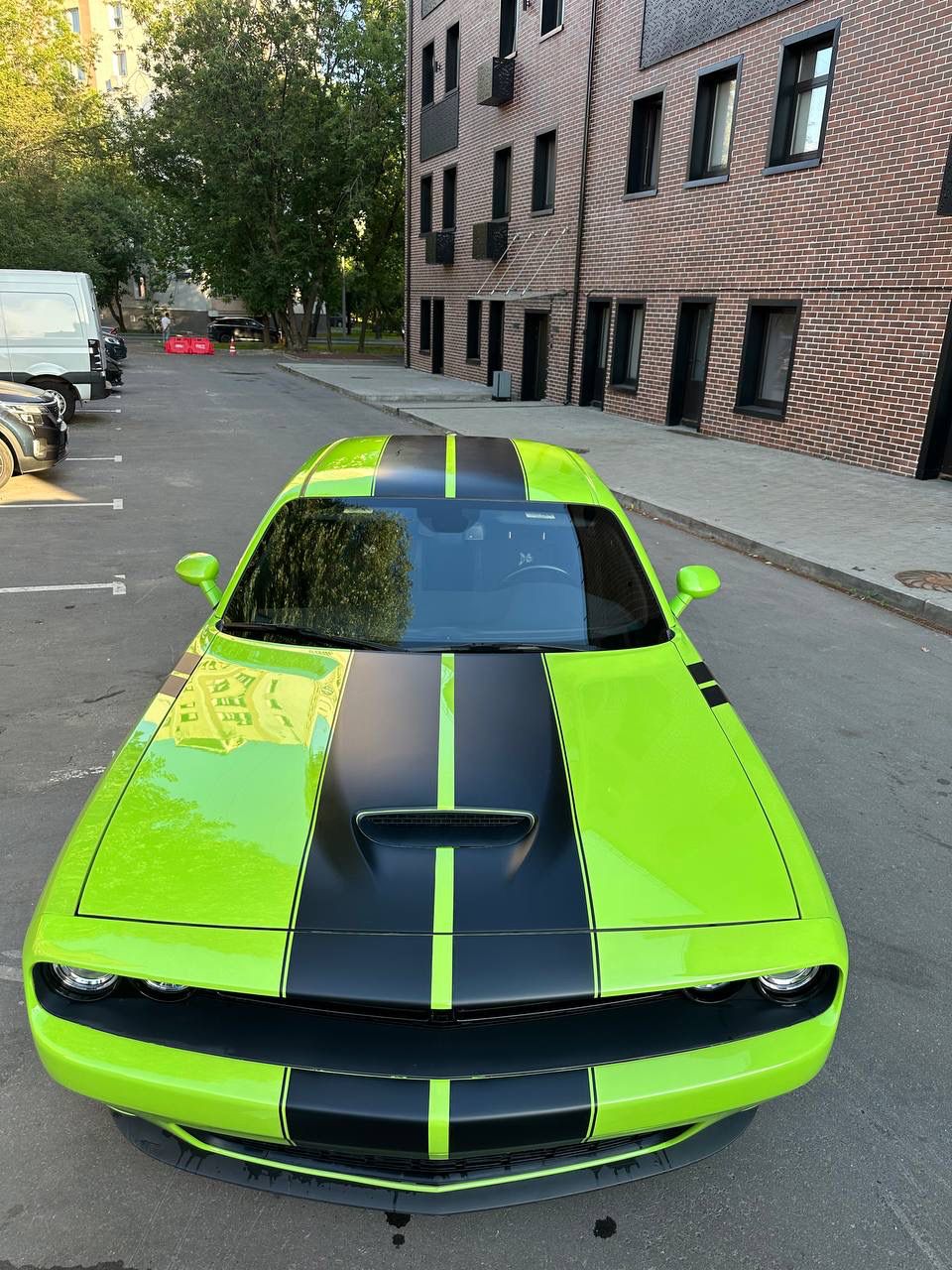 Зеленый додж